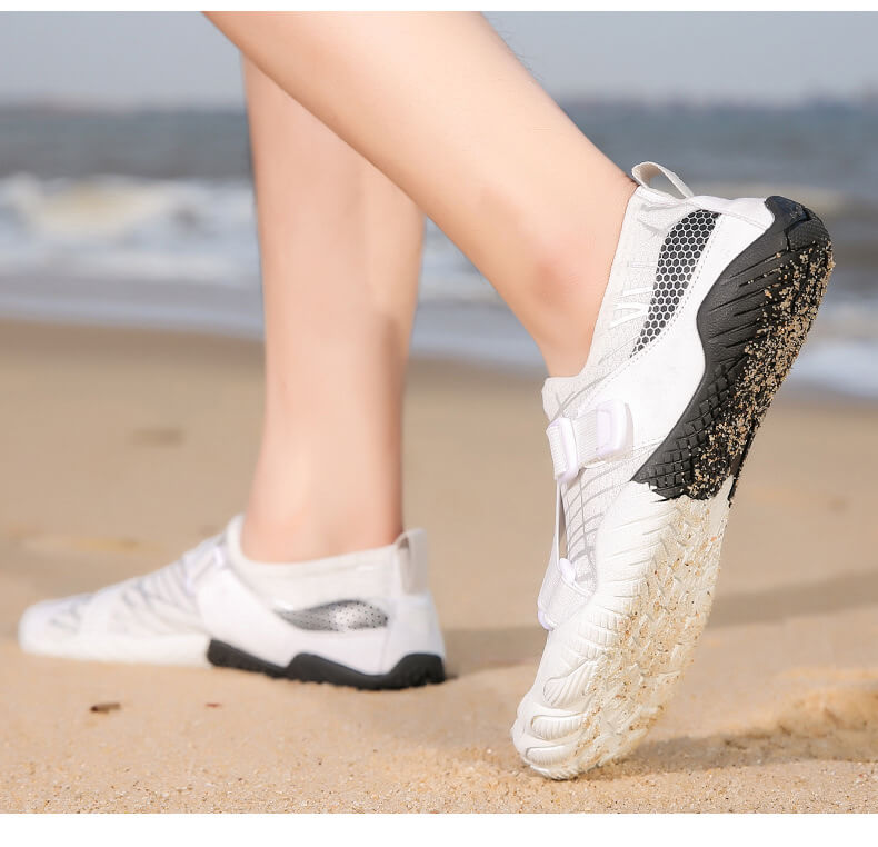 Weiße Aqualice-Schuhe von Aquashoes