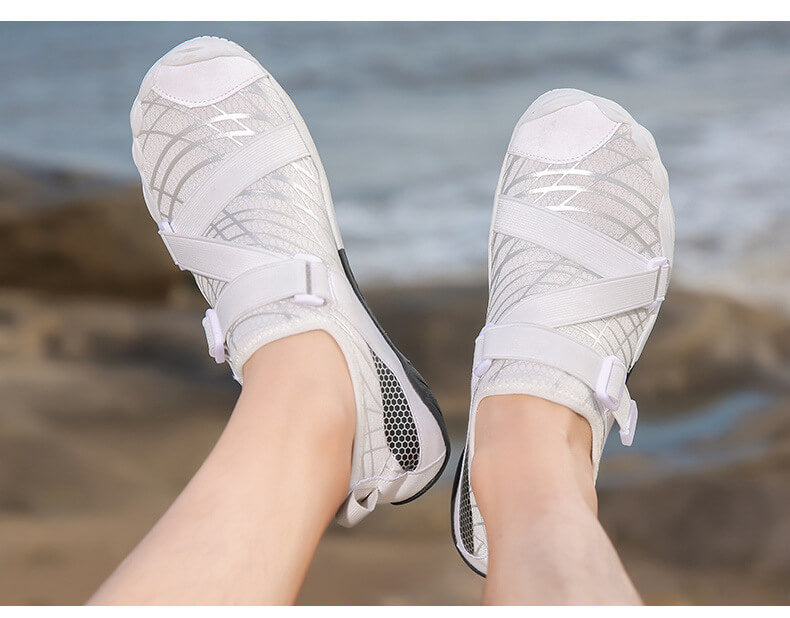 Weiße Aqualice-Schuhe von Aquashoes