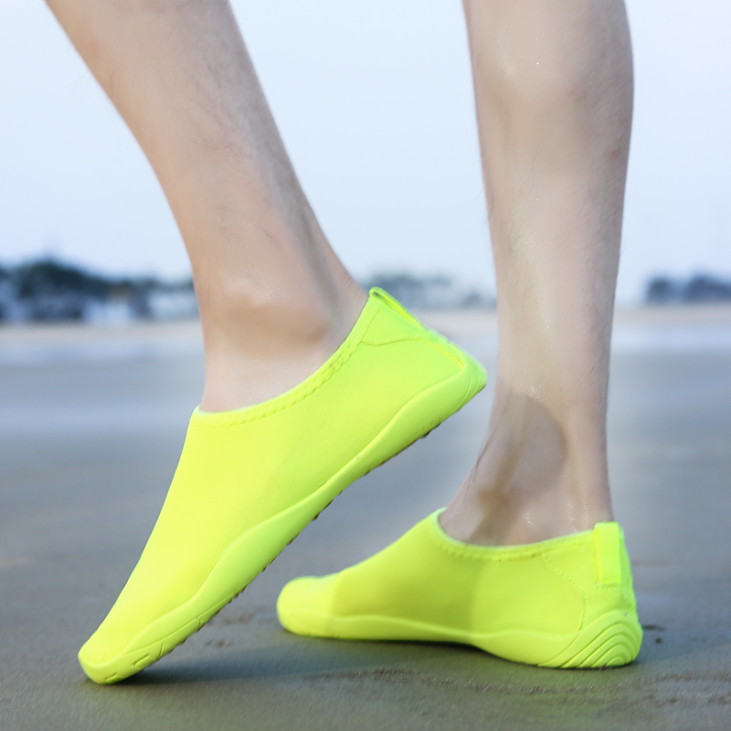 collezione Uny Aquashoes