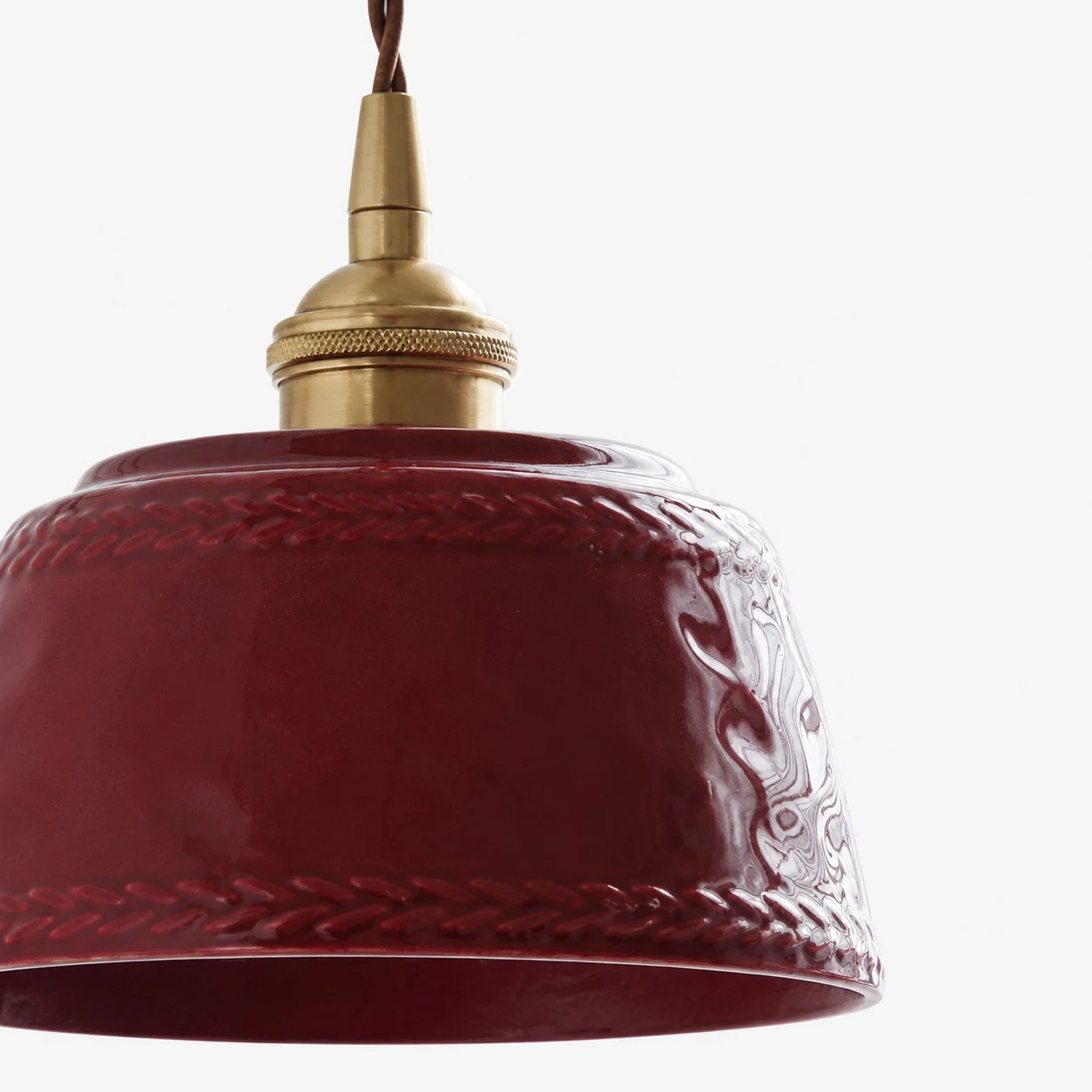 Roter glasierter Keramikschirm
