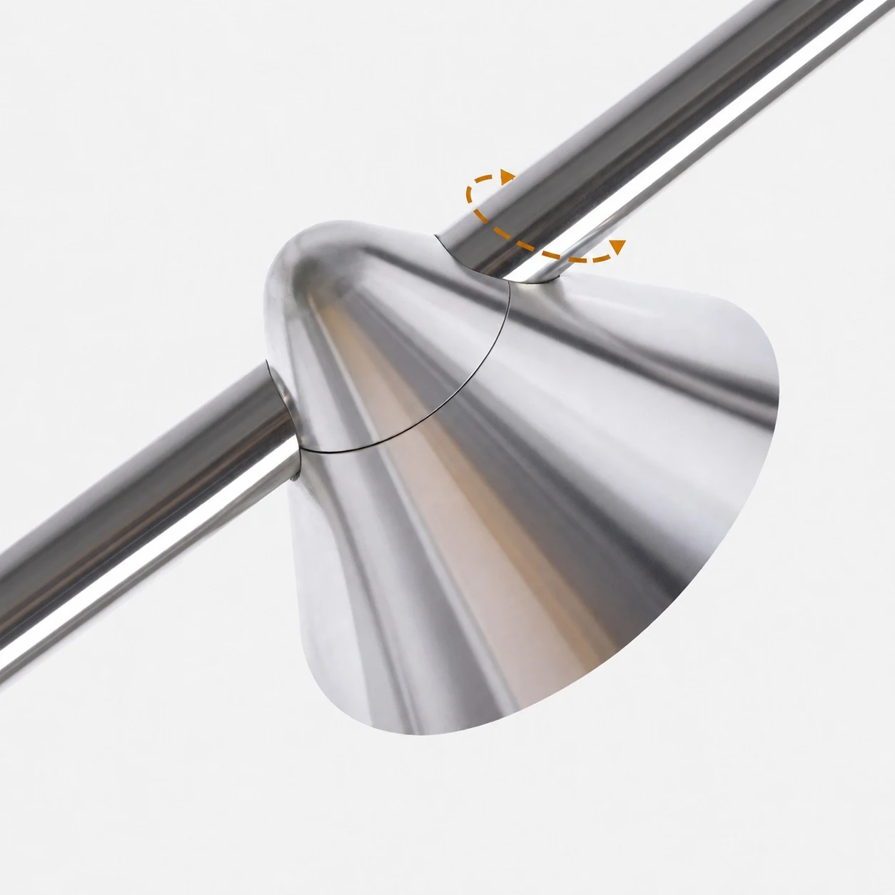 détail de la tête de lampe réglable argentée