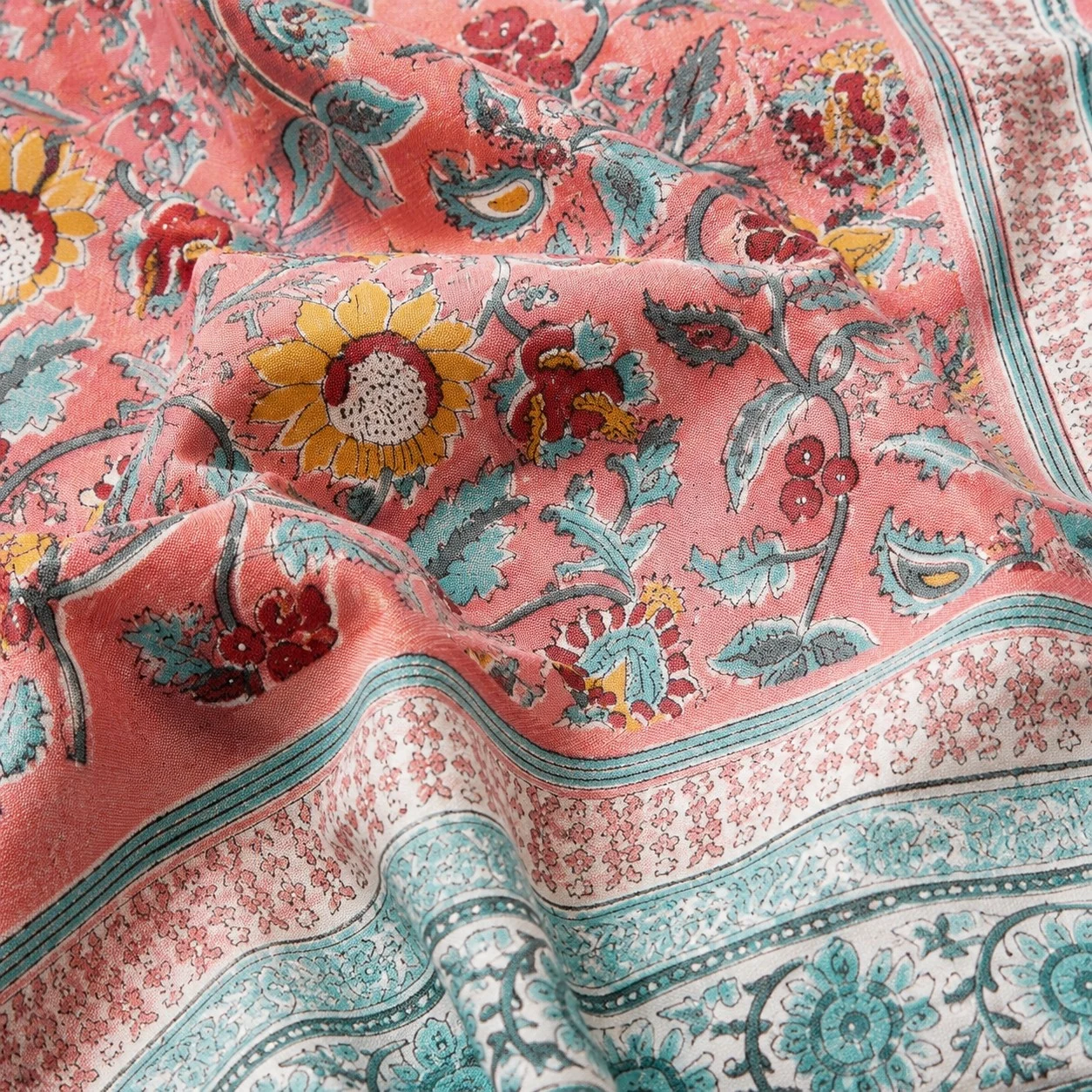 Texture tissée avec une bordure florale adoucie