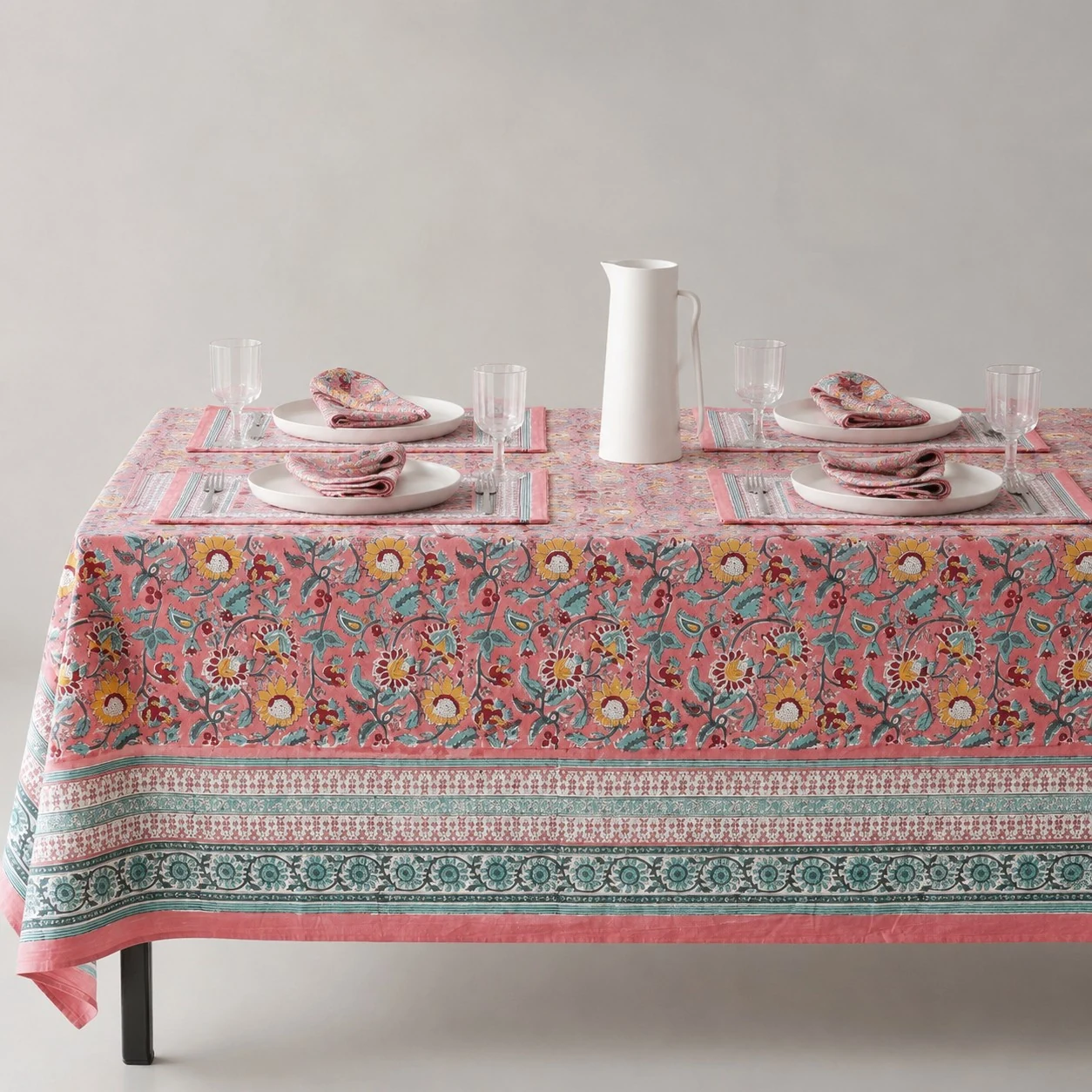 Une table finie en une seule couche simple