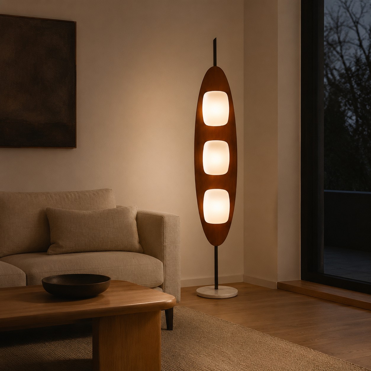 Lámpara de pie Bauhaus en tono nogal junto a un sillón en una sala de estar con iluminación cálida.